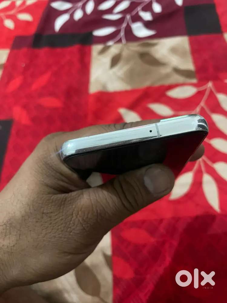 Samsung s22 256gb with box charger