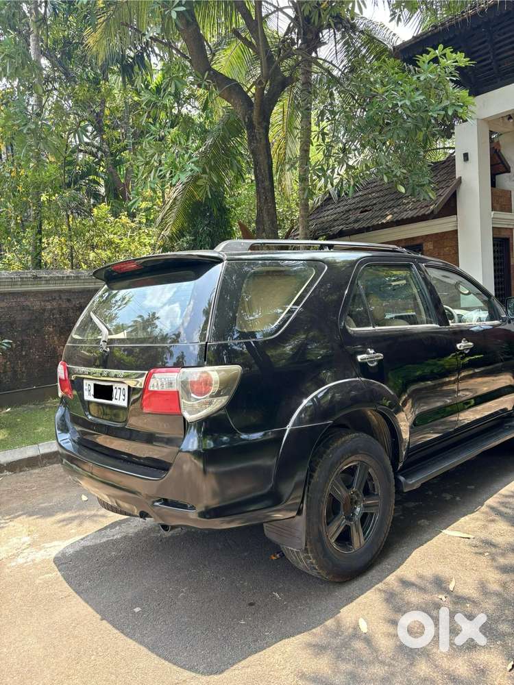 Toyota Fortuner [2009-2012] 3.0 4x4 Mt, 2010, Diesel