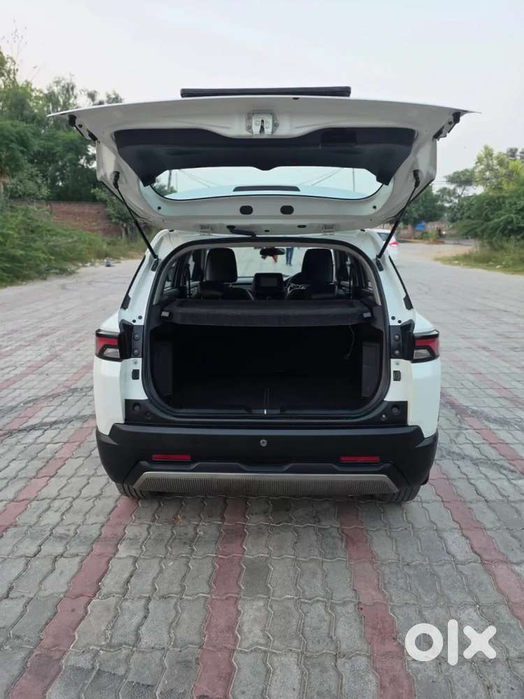 Maruti Suzuki Vitara Brezza 1.5 Lxi, 2024, Petrol
