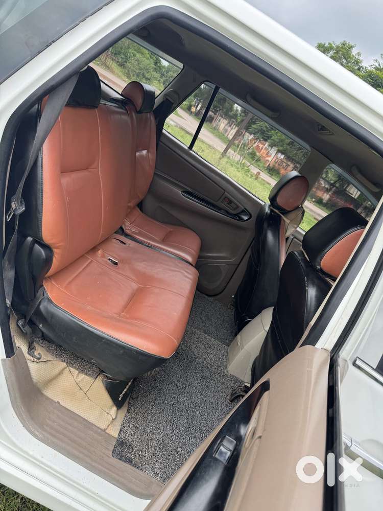 Toyota Innova 2.5 G (diesel) 8 Seater, 2016, Diesel