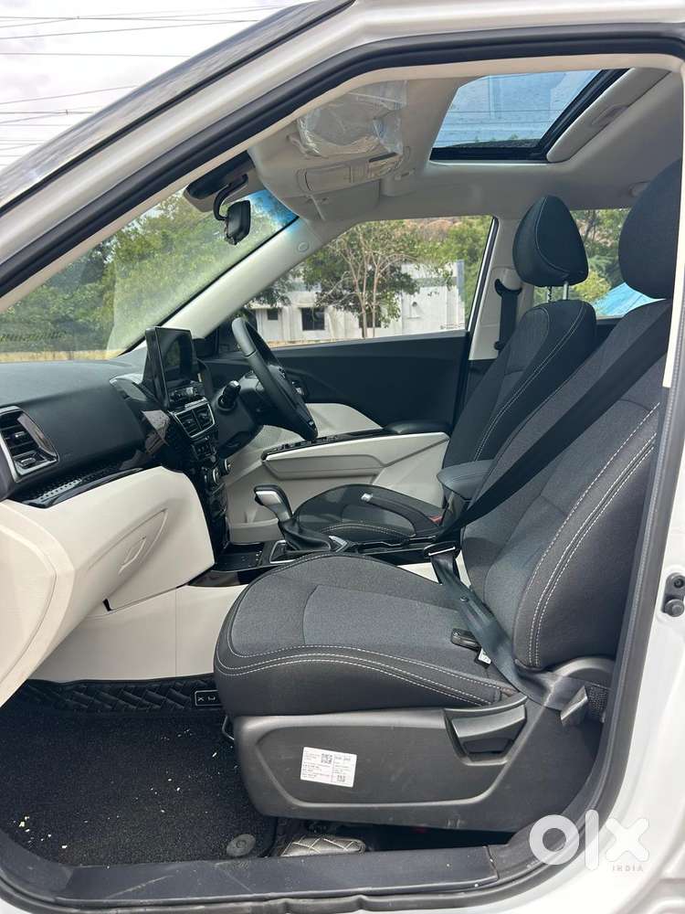 Mahindra Xuv 3xo Ax5 Pm Mt, 2026, Petrol