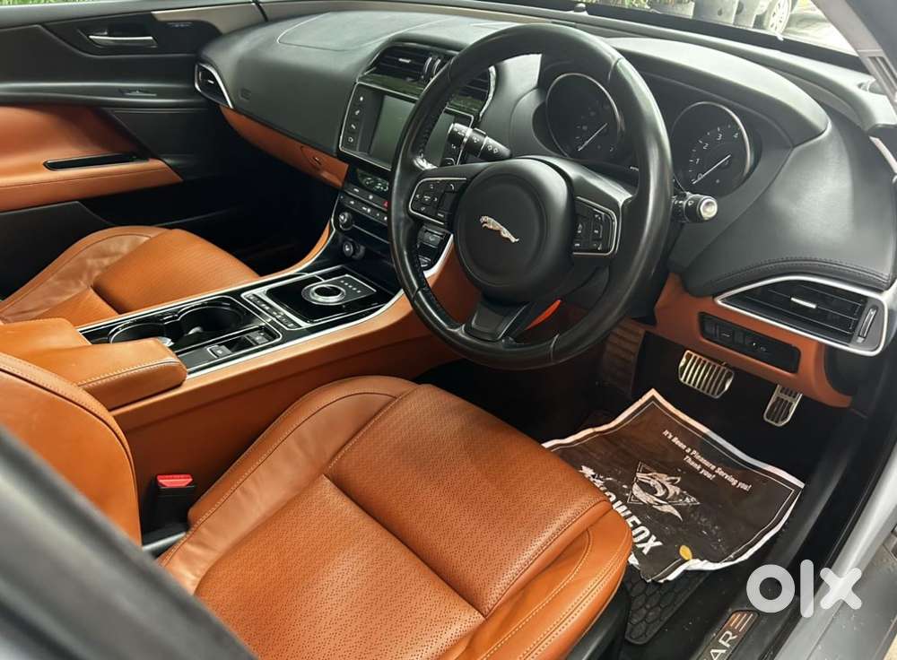 Jaguar Xe Portfolio, 2016, Petrol