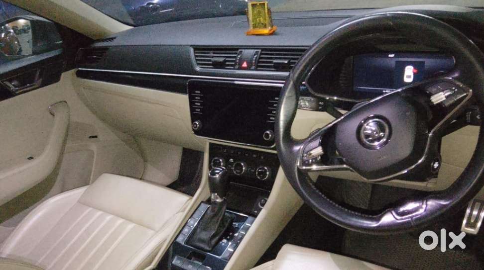 Skoda Superb 2.0 L&k Tsi At, 2022, Petrol