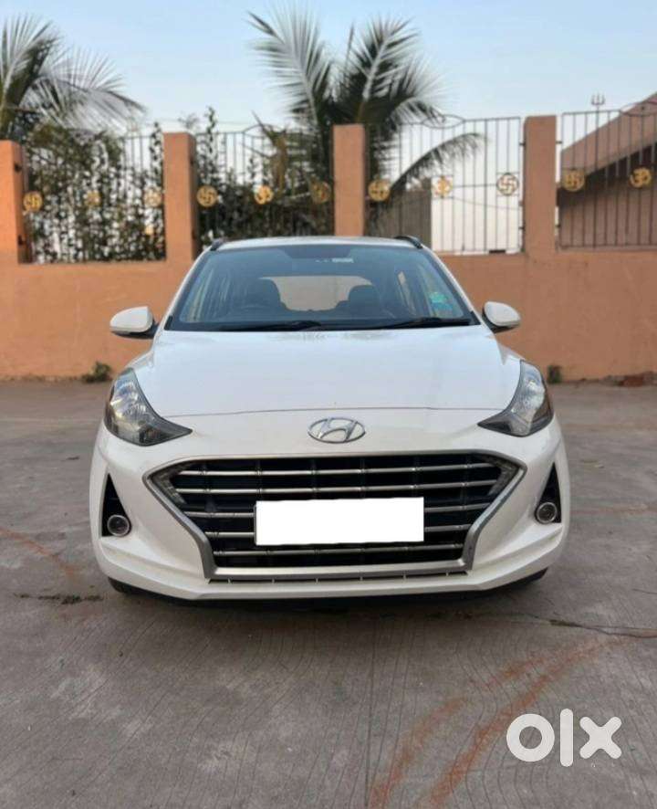 Grandi10 Nios Car White Colour