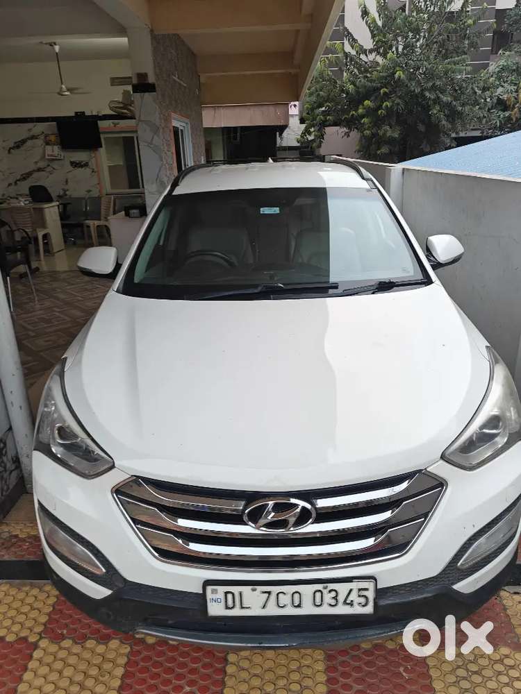 Hyundai Santa Fe 2015 Diesel 90000 Km Driven