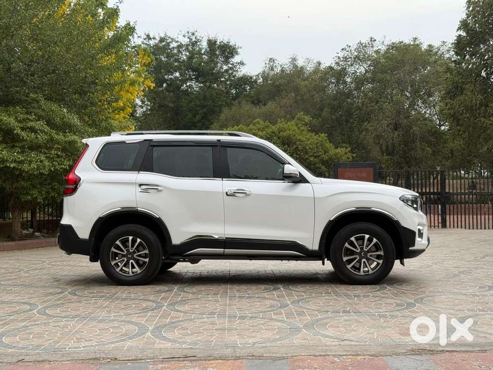 Mahindra Scorpio-n 2.0 Z8 Petrol At 7 Str, 2024, Lpg