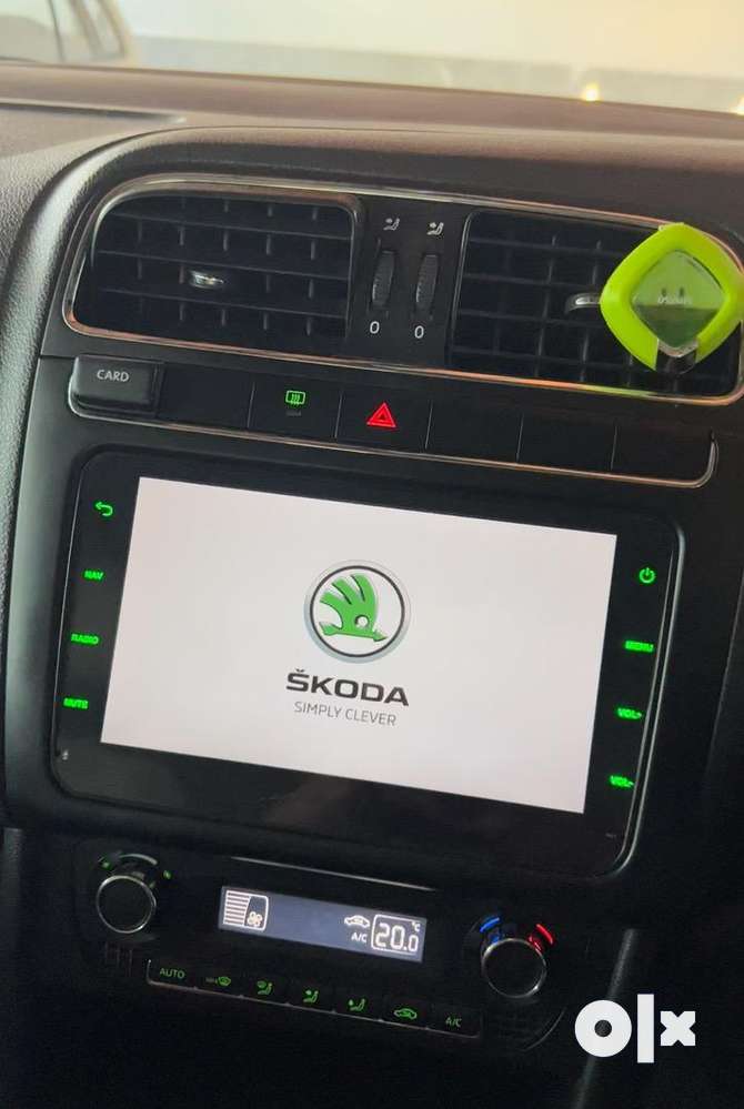 Skoda rapid best sale music system price