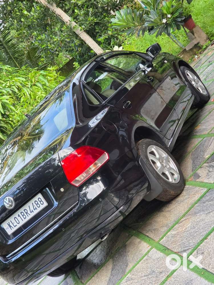 Volkswagen Vento Highline Petrol 65000 Km Single Owner2014 December