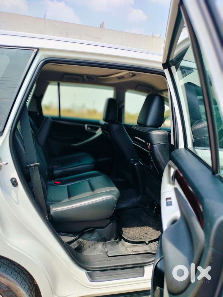 Toyota Innova Crysta 2.4 Zx Mt, 2024, Diesel