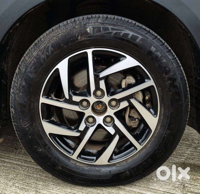 Mahindra Xuv 3xo Ax5 Pm Mt, 2024, Petrol