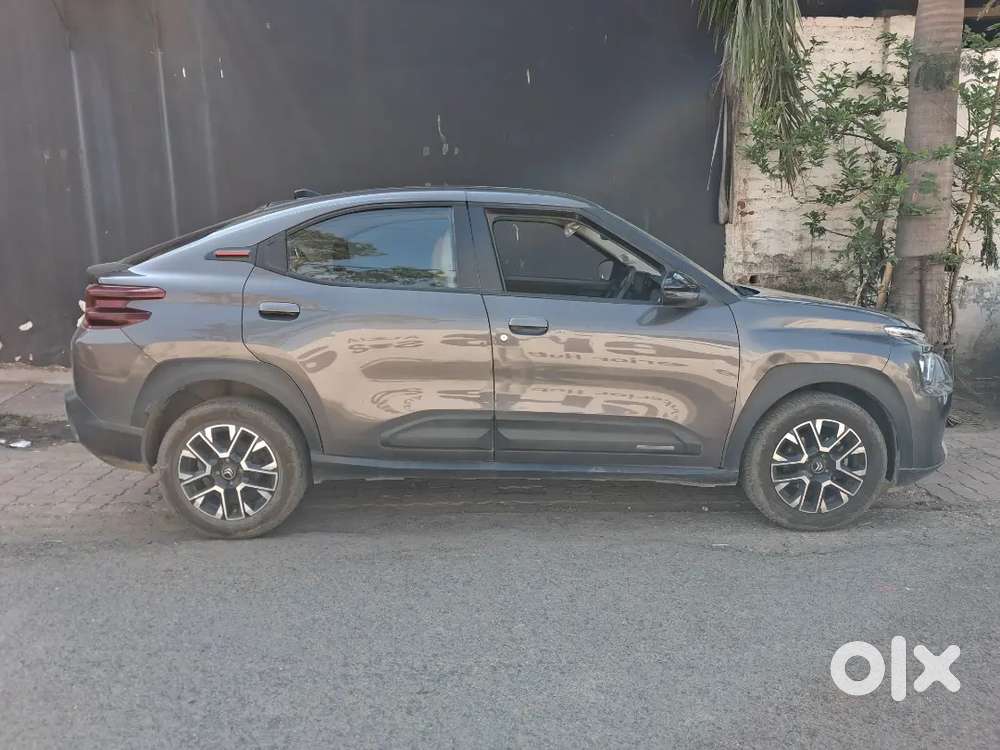 मुझे अपनी कंपनी के डेमो व्हीकल बेचने हैं।