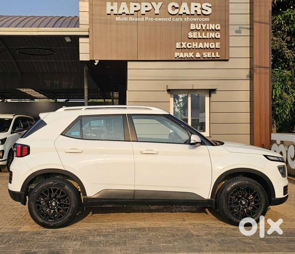 Hyundai Venue 1.2 S (o), 2022, Petrol