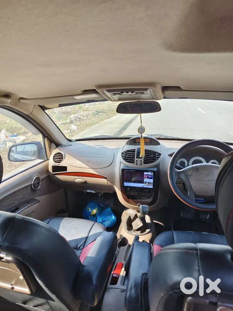 Mahindra Xylo 2011