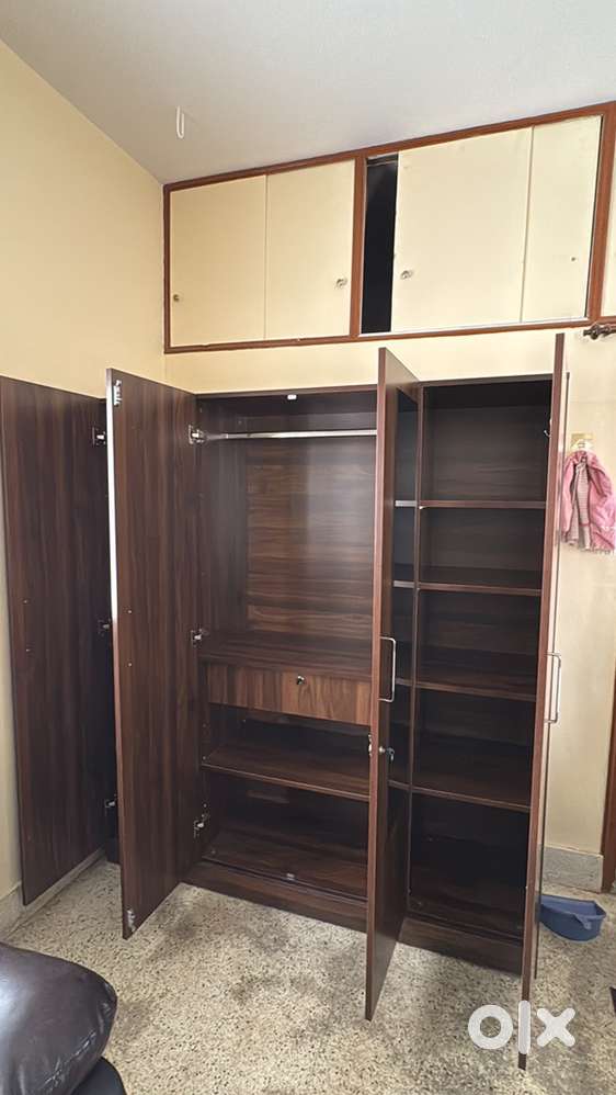 Wardrobe Wooden - Buy & Sell Used Furniture in Bengaluru | OLX