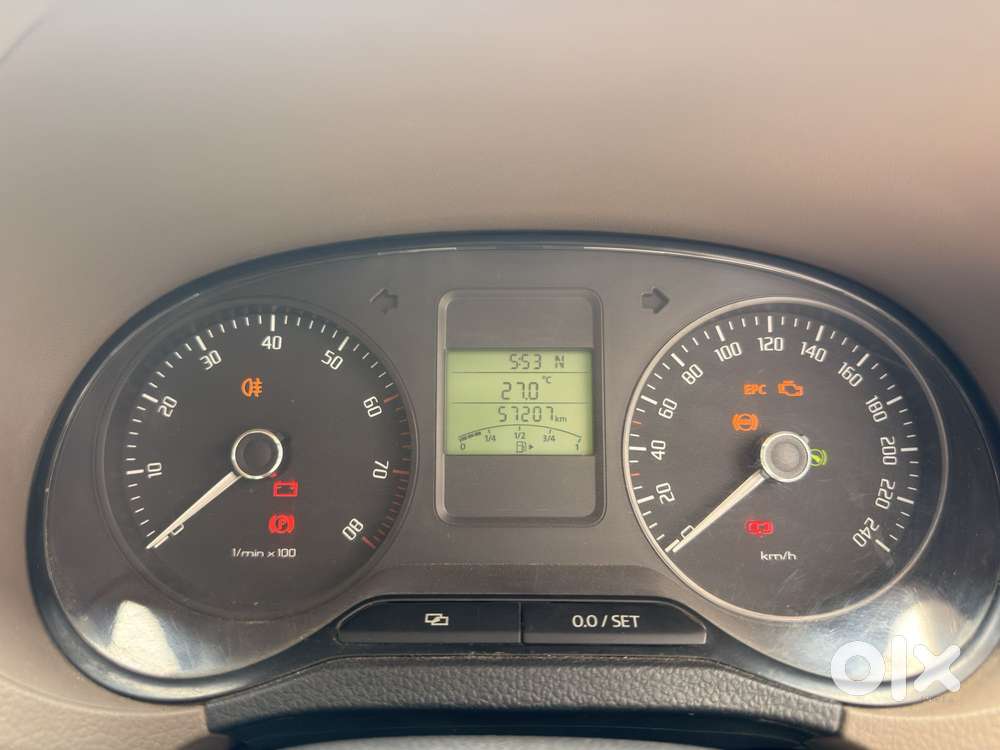 Skoda Rapid 1.6 Mpi At Ambition Plus, 2013, Petrol