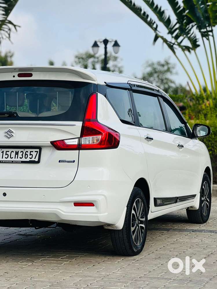 Maruti Suzuki Ertiga Zxi Shvs, 2022, Petrol