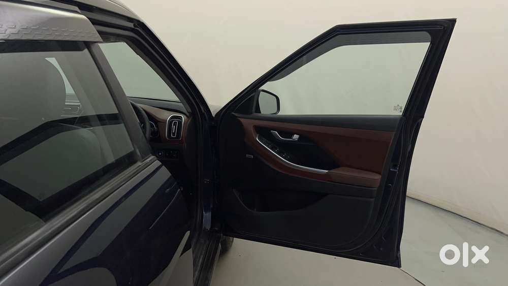 Hyundai Alcazar Platinum 7 Str 1.5 Turbo Petrol Adventure, 2023, Pet..