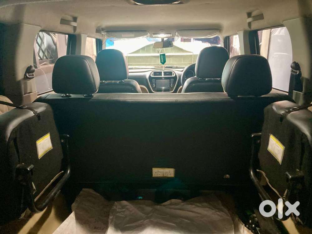 Mahindra Tuv 300 2018 Diesel Well Maintained