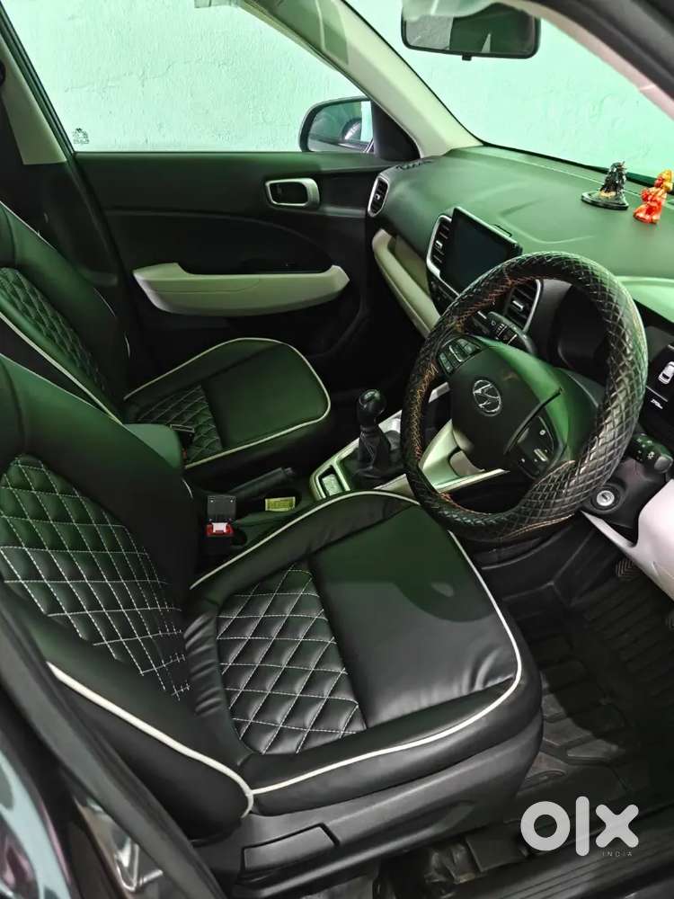 Hyundai Venue 2023 Petrol Well Maintained