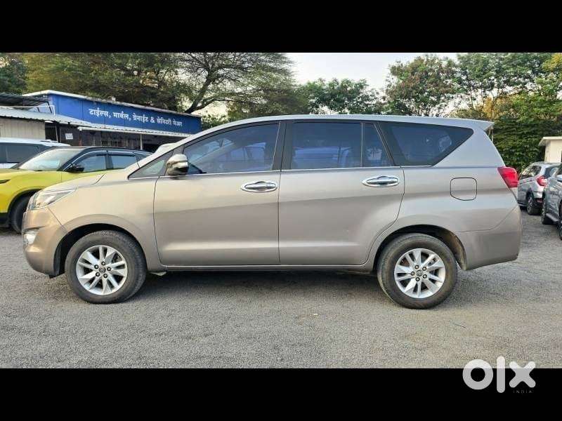 Toyota Innova Crysta 2.4 V 8 Str, 2016, Diesel