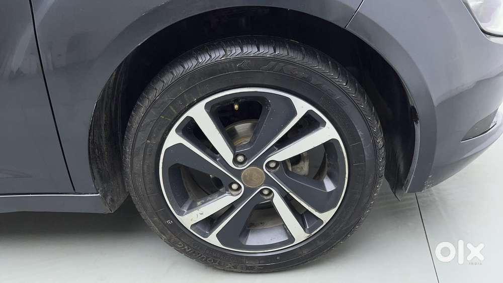 Tata Altroz Xz, 2020, Petrol