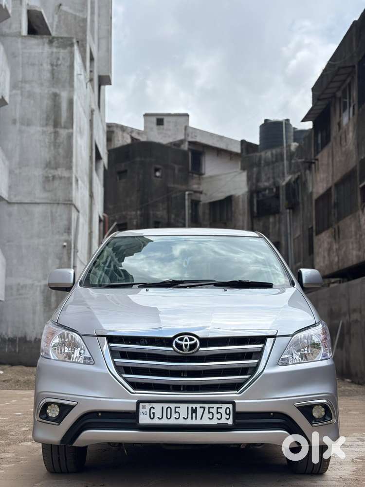 Toyota Innova 2.5 Gx (diesel) 8 Seater Bs Iv, 2015, Diesel