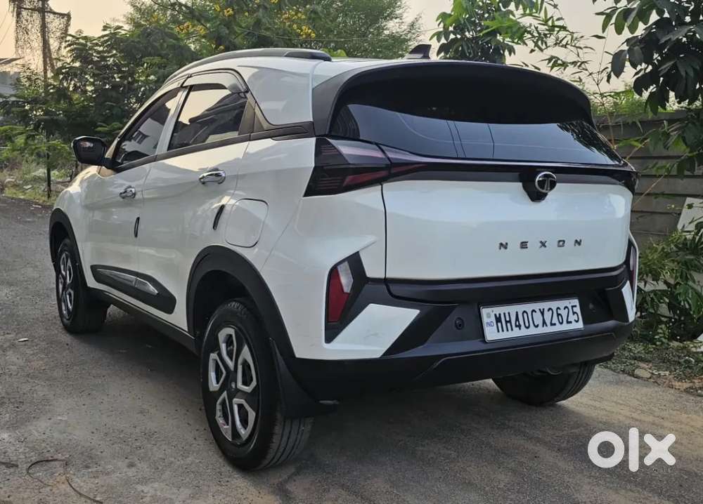 Tata Nexon Smart Plus1.2 Revotron Petrol 5 Mt, 2024, Petrol