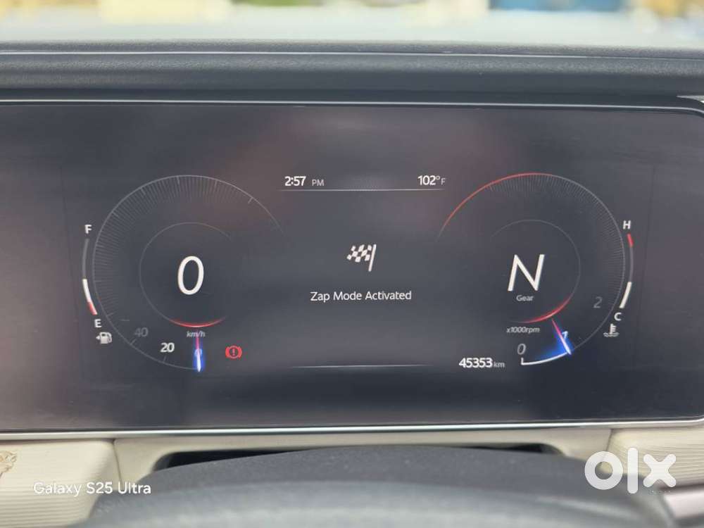 Mahindra Xuv700 2.2 Ax 5 Diesel Mt 7 Str, 2025, Diesel