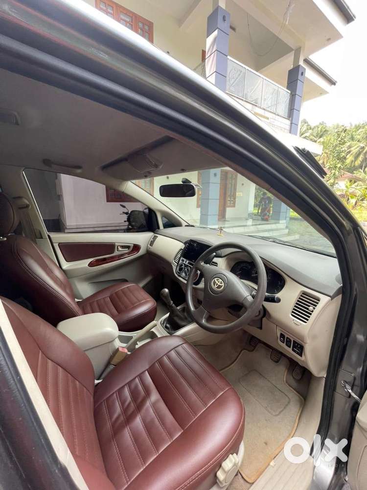 Toyota Innova 2011 Diesel 110000 Km Driven