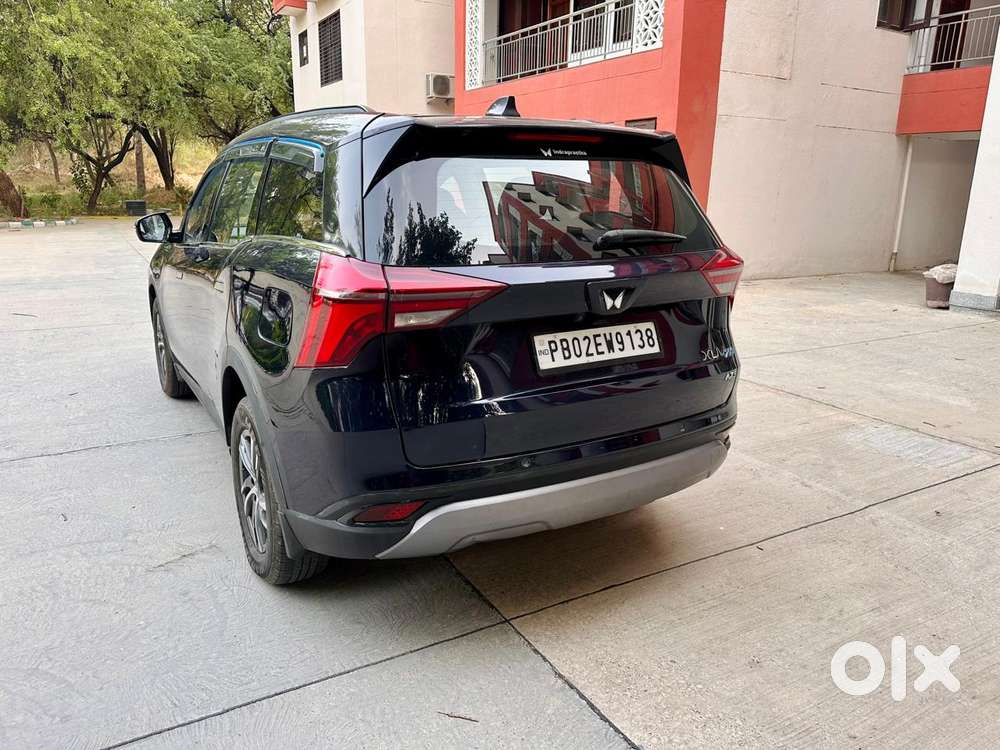 Mahindra Xuv700 2.0 Ax 5 Petrol Mt 7 Str, 2024, Petrol