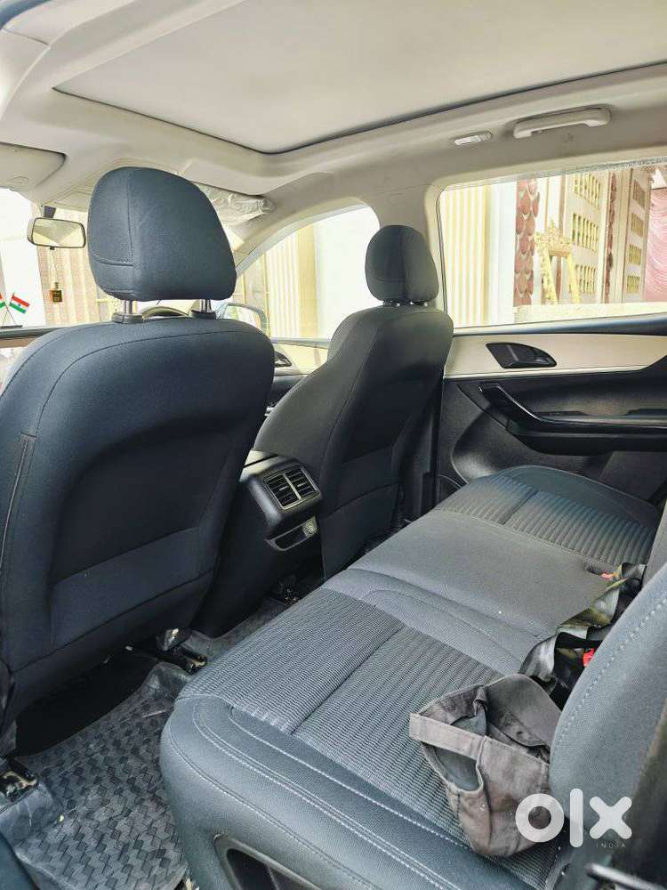 Mahindra Xuv700 2.2 Ax 5 Diesel At 7 Str, 2023, Diesel
