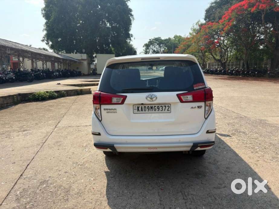 Toyota Innova Crysta [2020-ongoing] 2.4 Gx At 7 Str, 2022, Diesel