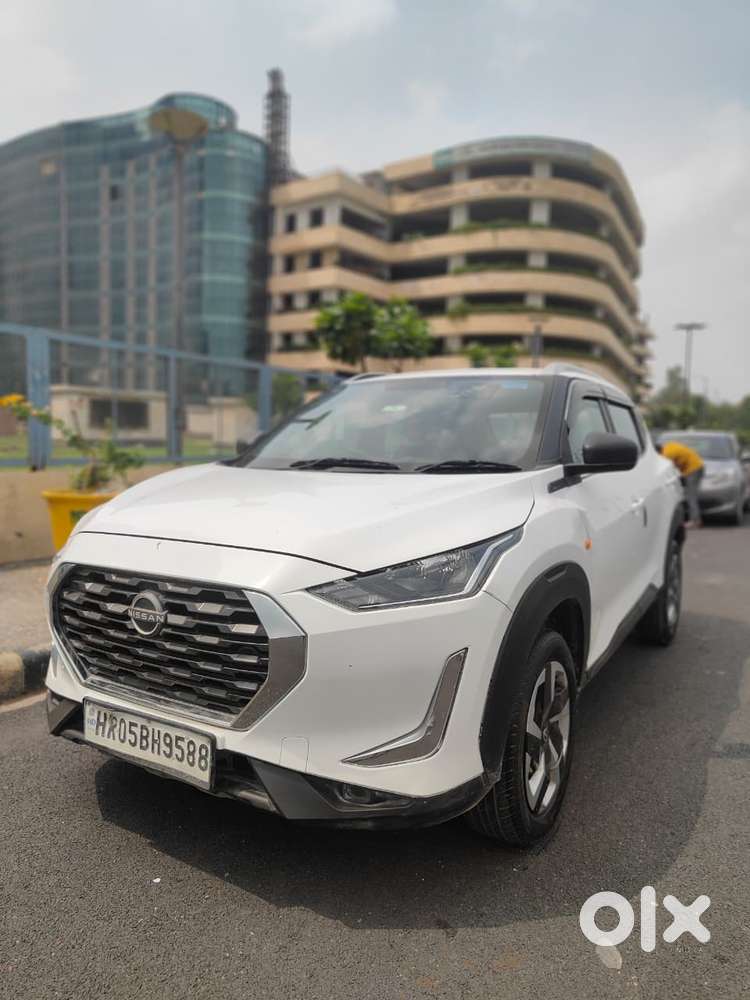 Nissan Magnite 1.0 Xv Premium, 2022, Petrol