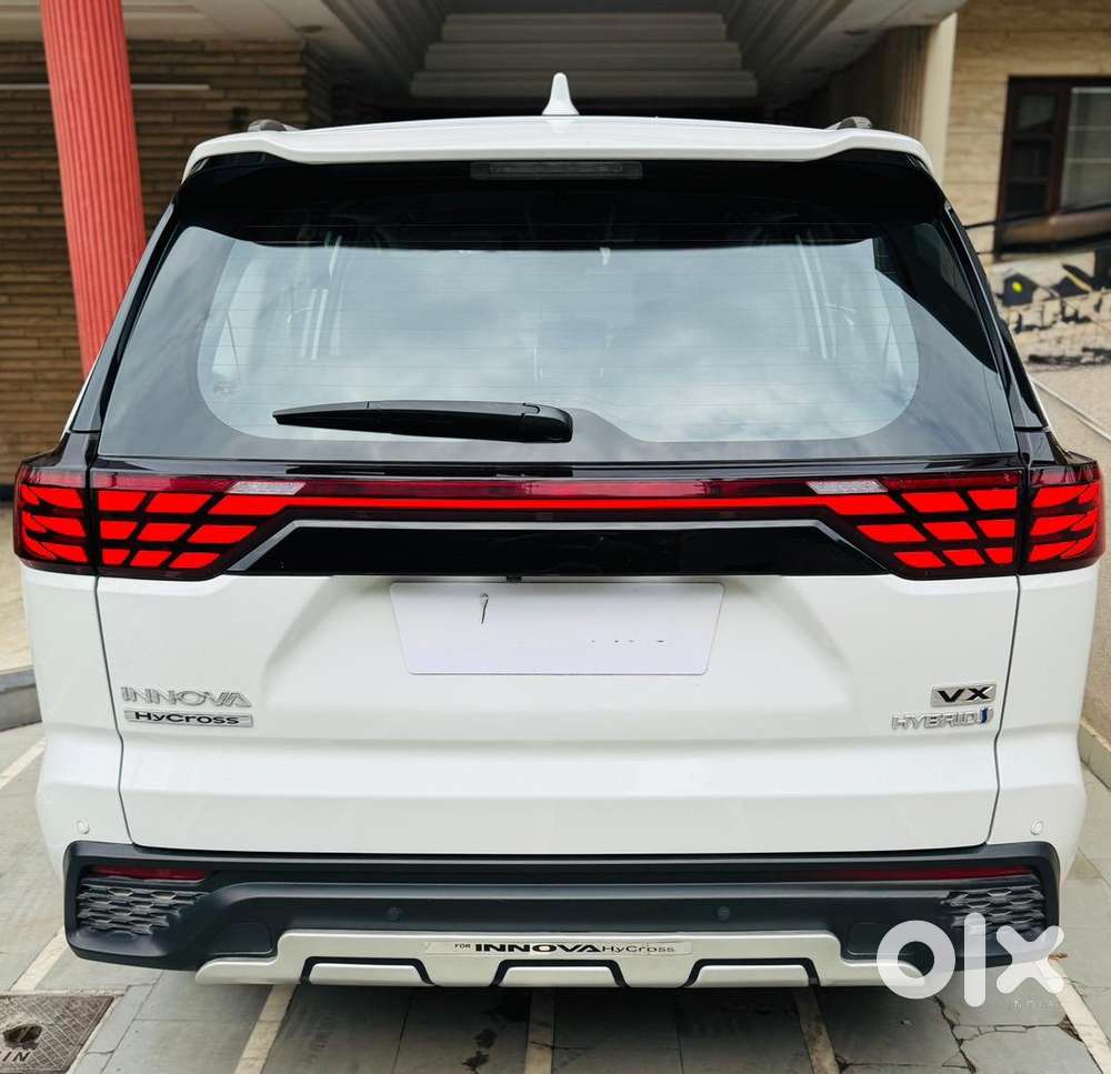 Toyota Hycross,white, 18500 Km, Fully Maintained, Excellent Condition