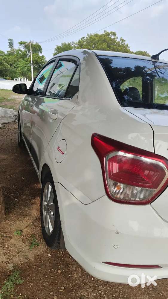 Hyundai Xcent 2016