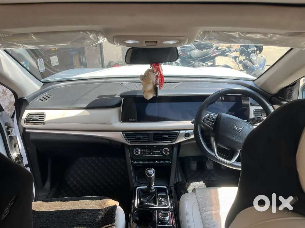 Mahindra Xuv700l 2024 Diesel 30000 Km Driven