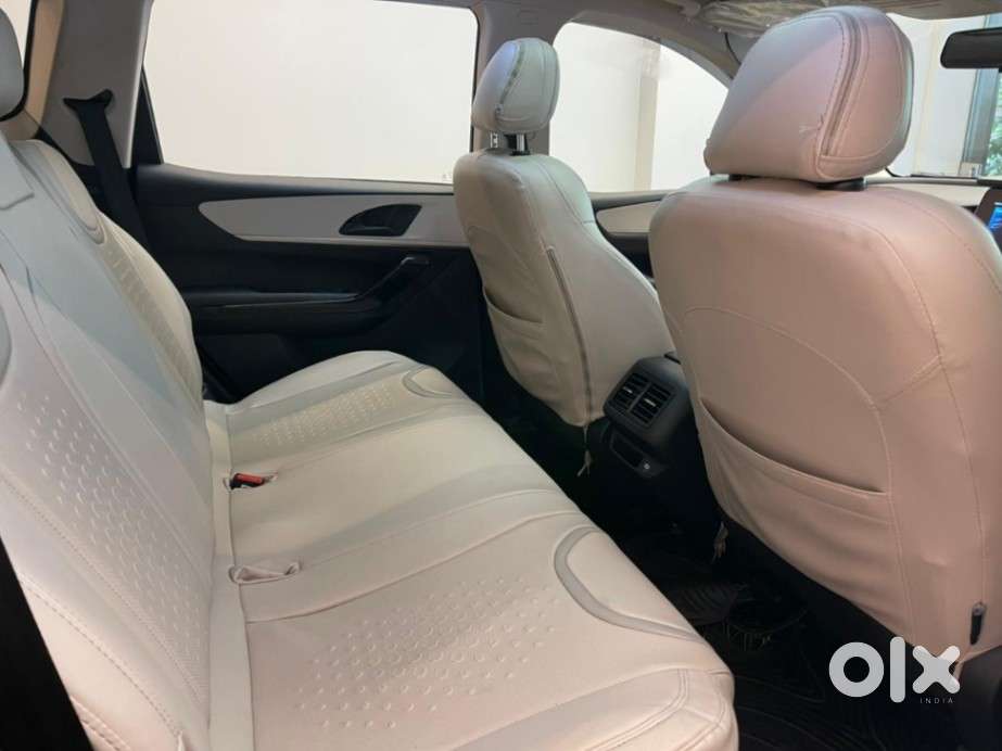 Mahindra Xuv700 2.0 Ax 5 Petrol At Str, 2024, Petrol