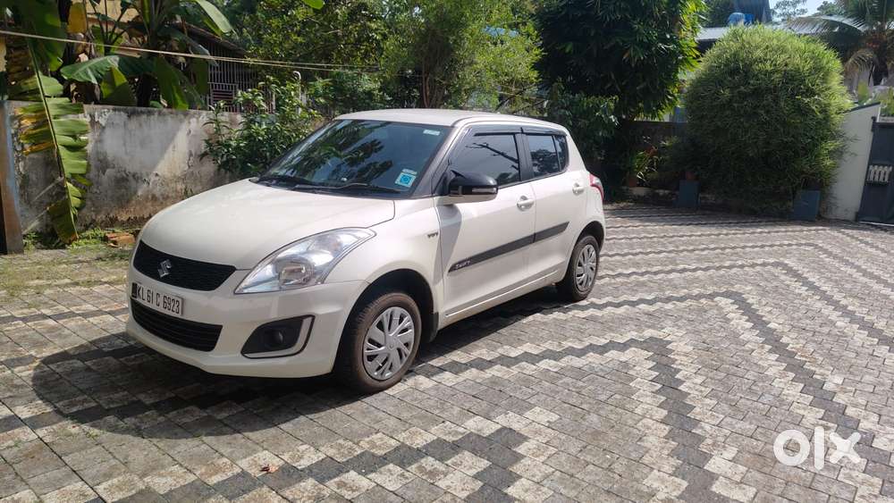 Maruti Suzuki Swift Vxi + Manual, 2017, Petrol