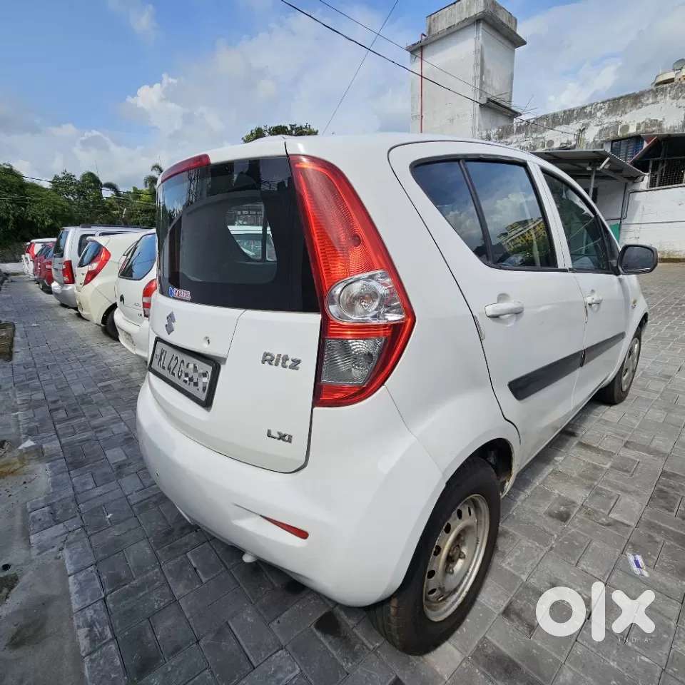Maruti Suzuki Ritz Lxi, 2012, Petrol