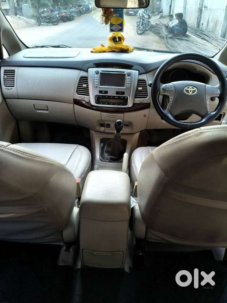 Toyota Innova 2.5 V 8 Str, 2013, Diesel