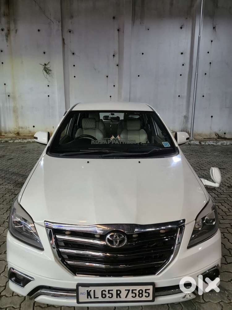 Direct Sale Innova G4 2015 Last Year (3l Above Extra Fittings)