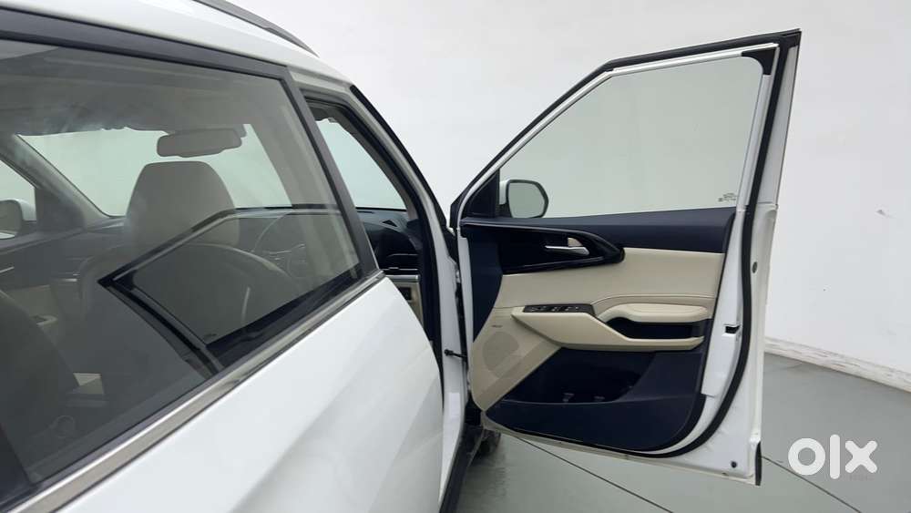 Kia Carens 1.4 Luxury Plus 6 Str, 2022, Petrol