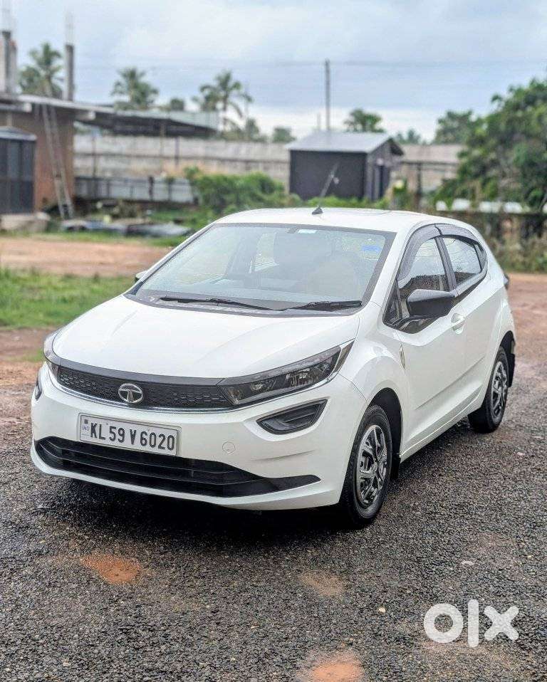 Tata Altroz 1.2 Xe, 2020, Petrol