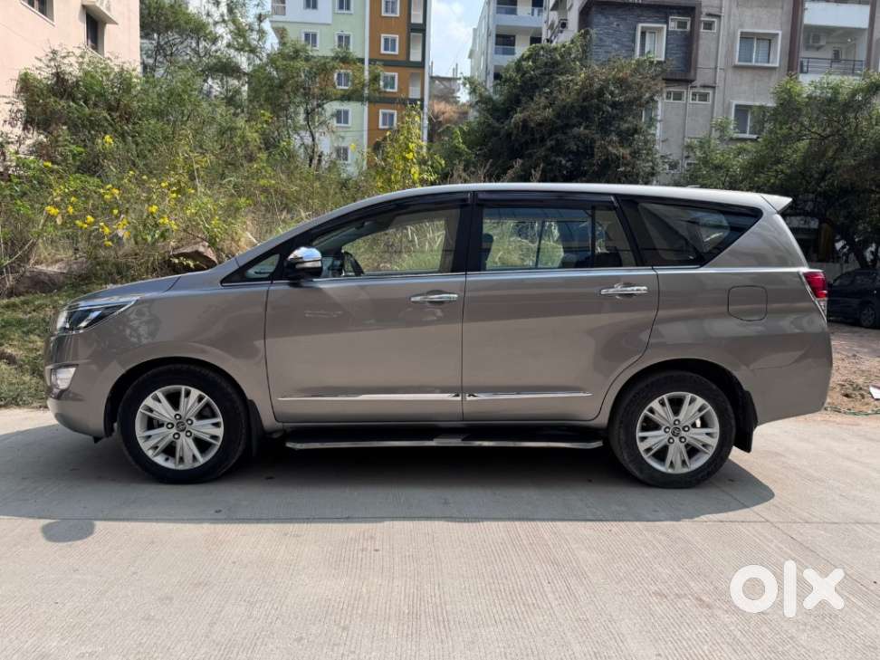 Toyota Innova Crysta 2.8z Automatic, 2016, Diesel