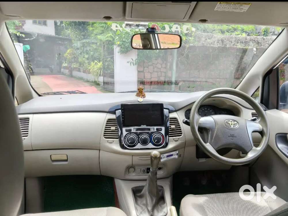 Toyota Innova 2014 Diesel 295000 Km Driven