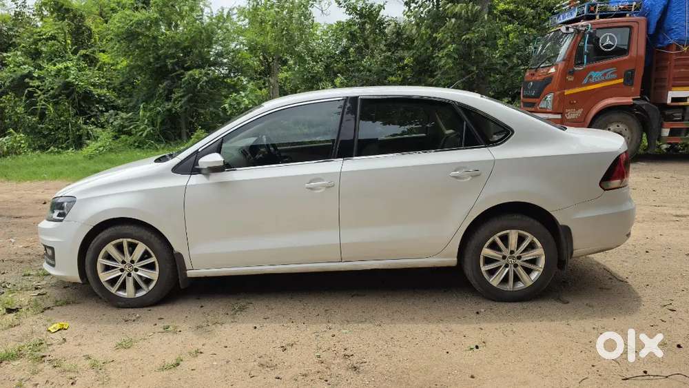 Volkswagen Vento Highline 2016