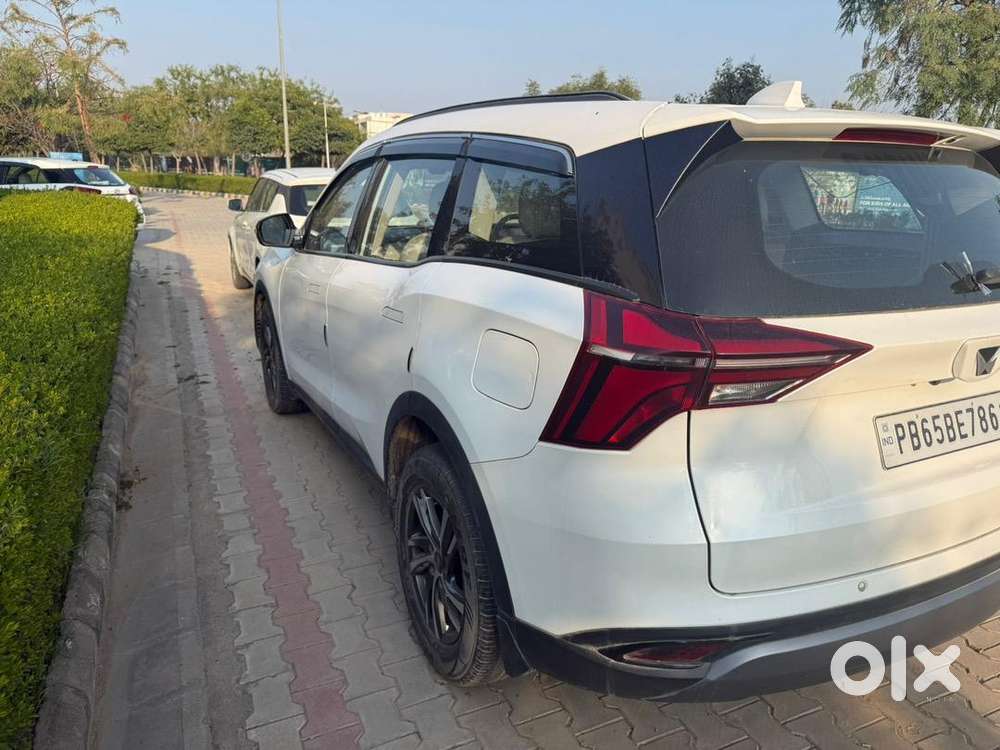 Mahindra Xuv700 2023 Diesel Well Maintained