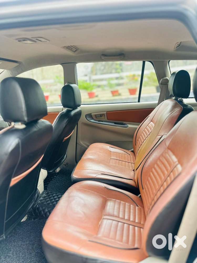 Toyota Innova 2.5 G (diesel) 8 Seater, 2013, Diesel