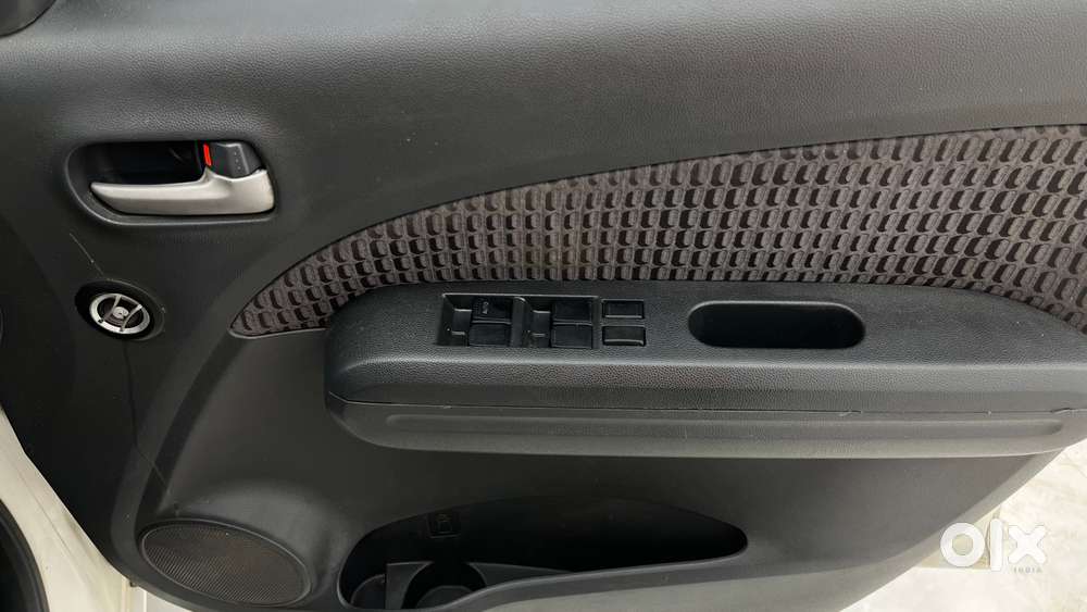 Maruti Suzuki Ritz Vxi, 2013, Petrol