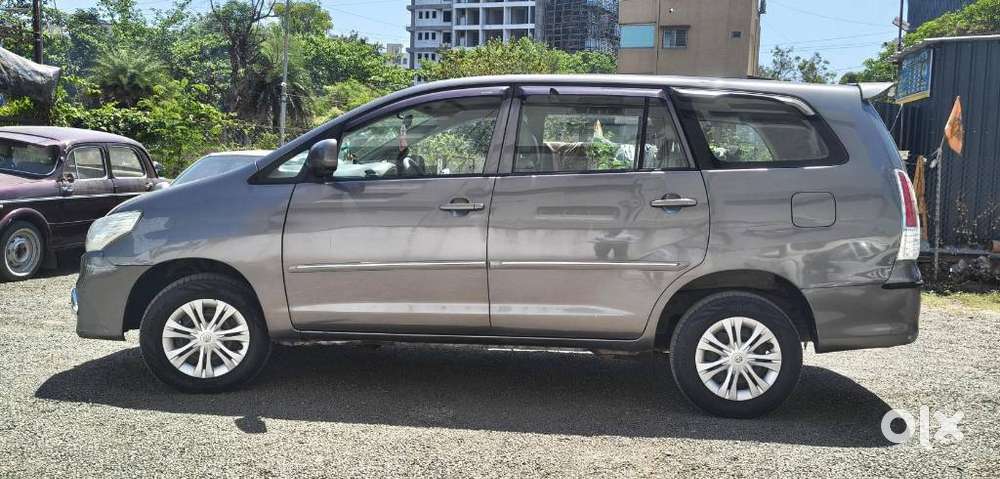 Toyota Innova 2.5 G (diesel) 8 Seater, 2011, Diesel